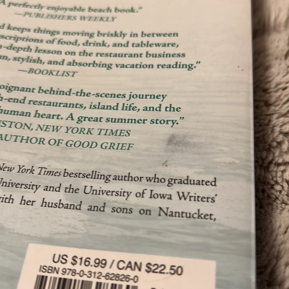 The Blue Bistro Autographed By Elin Hilderbrand Addressed to Catherine. - Picture 5 of 5